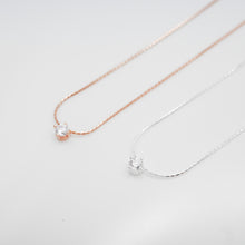 Load image into Gallery viewer, 925 sterling silver tiny crystal necklace is a popular style that is simple. classic design,elegant style,popular style,shiny accessories,Perfect gift BFF,suitable for girls.925純銀輕奢迷你水鑽項鍊，簡約時尚，優雅氣質，百搭配件，日常休閒穿搭，母親節禮物，精緻生日禮物。
