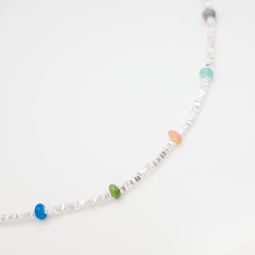 925 sterling silver colorful gemstone bracelet with adjustable extension chain. Beautiful design,popular style,FashionJewelry,best gift for birthday,wear every day,suitable for traveling.925 純銀繽紛寶石手鍊，天然水晶寶石，日常風格，繽紛色系，約會穿搭，閨蜜禮物，適合生日送禮，夏季飾品。