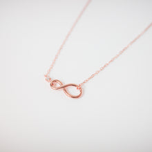 Load image into Gallery viewer, 925 sterling silver infinity necklace with adjustable extension chain. special day gift,delicate gift,for lover,popular style,FashionJewelry,Chinese Valentine&#39;s Day,mother&#39;s Day.925 純銀無限項鍊，經典風格，簡約細緻，日常加分飾品，情人節禮物首選，交換禮物，日常搭配，有意義的禮物。
