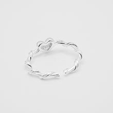 Load image into Gallery viewer, 925 sterling silver concave heart twisted ring open ring with adjustable size. Perfect gift BFF,for best friend,Girlfriend gift,popular style,wedding Jewelry,suitable for any occasion.925 凹面愛心捲捲開口戒，簡約精緻，聖誕交換禮物，定情禮物，適合約會穿搭，日常穿搭推薦，經典愛心造型，新年禮物。

