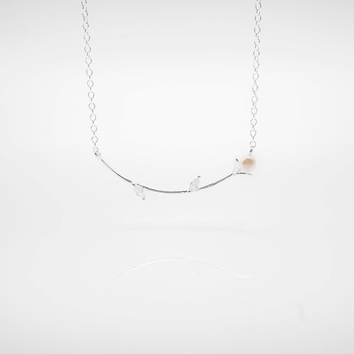 925 sterling silver rose mussel pearl necklace with adjustable extension chain. Fashion Jewelry Gift,popular style,temperament fashion,wedding Jewelry,suitable for girls.925純銀玫瑰小珍珠項鍊，閨蜜禮物，質感氣質，婚禮飾品，告白禮物，生日送禮推薦，情人節驚喜，母親節禮物。