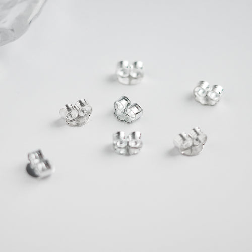 925 sterling silver Hypoallergenic it’s suitable for sensitive skin. earring accessories,Hypoallergenic,sensitive skin care,wear every day. 925純銀耳環耳塞/耳堵，抗敏感耳塞，日常搭配，耳飾配件，純銀配件，經典配件。