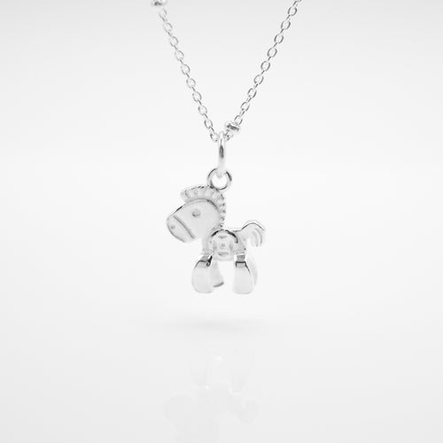 925 sterling silver toy horse necklace is a popular style that is simple. Perfect gift BFF,childlike style,Beautiful design,suitable for any occasion,Double Seventh Festival.925純銀玩具小馬項鍊，日常搭配，童趣禮物，百搭配件，紀念禮物，兒童節禮物，甜美可愛風格，母親節禮物。