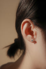 Load image into Gallery viewer, 925純銀｜磨砂胖胖心轉珠耳環 Frosted Fat Heart Earrings｜E389
