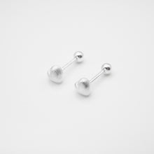 Load image into Gallery viewer, 925純銀｜磨砂胖胖心轉珠耳環 Frosted Fat Heart Earrings｜E389
