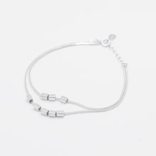Load image into Gallery viewer, Cute ice cube bracelet with adjustable extension chain. Stylish design and best gift for birthday, BFF, Valentine&#39;s Day and Mother&#39;s Day. 925 可愛小方塊雙行手鏈，型格大方易配襯的可調節手鏈，無論是日常搭配，適合生日，送禮或出席重要場合，簡約大方易配襯。
