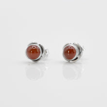 Load image into Gallery viewer, Beautiful 925 sterling silver natural carnelian earrings with Hypoallergenic earrings post. Deep orange stone color with anti silver finishing with vintage feel, simple design for daily wearing, which is the best gift for birthday, new year, Valentine&#39;s Day and BFF. 925 純銀天然紅玉髓耳環（弧面切割）配抗敏感耳針，復刻設計，獨特高雅設計，適合出席重要場合，適合生日送禮，情人節，或母親節禮物。
