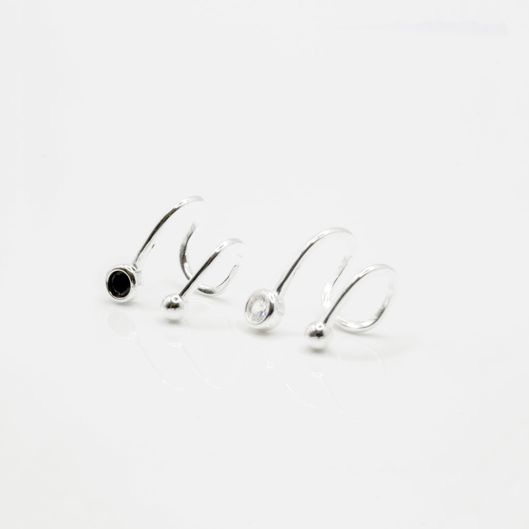 925 Sterling Silver ear cuff is the best fit with your party and holiday dressing. Our ear cuff is no need to piercing ear hole. This is fun, young and playful design from our designer jewelry collection best gift for birthday, BFF and New Year. 925 純銀小鑽耳骨夾，無需穿耳洞，人人都可配戴，閃亮的飾品，適合生日送禮，聚會穿搭，姊妹禮物，抗敏感材質，簡單可愛易搭配。