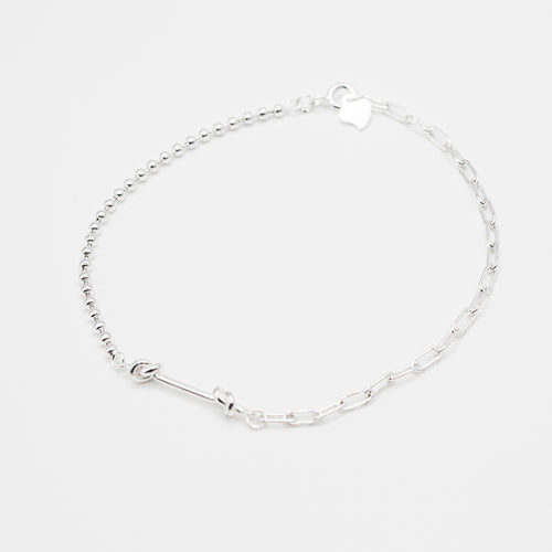 Beautiful 925 Sterling Silver double knot bracelet with mixed different chain in one bracelet. Best gift for BFF and birthday and which can bring good lucky. 925 純銀雙結手鏈，簡單可愛款式，任何風格都可駕馭，七夕情人節禮物，紀念日禮物，出遊旅行穿搭，約會聚餐可搭配。