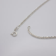 Load image into Gallery viewer, 925 sterling silver gypsophila shining necklace simple classic chain. minimalist style, beautiful gift, dazzling accessories, design,for lover. The best gift for birthday, mother&#39;s day and your BFF. 925 純銀閃亮滿天星項鏈，簡約大方，閃亮耀眼的配件，母親節禮物，七夕情人節禮物，適合送禮，生日禮物首選。
