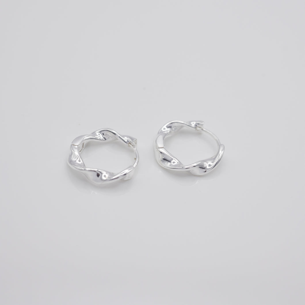 925純銀波浪圈圈耳環 925 Sterling Silver Wave Circle Earrings