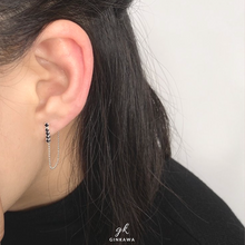 Load image into Gallery viewer, Elegant and Classic Design 925 Sterling Silver hypoallergenic earrings with Cubic Zirconia Chain dangling. Clear Crystal and Jet colour available. Best gift of valentine, birthday, mother&#39;s day and BFF.  925純銀排鑽垂鍊耳環，抗敏感耳環，氣質款式，獨特風格，聖誕交換禮物，時尚配件，聚會穿搭配件，適合出遊配戴。
