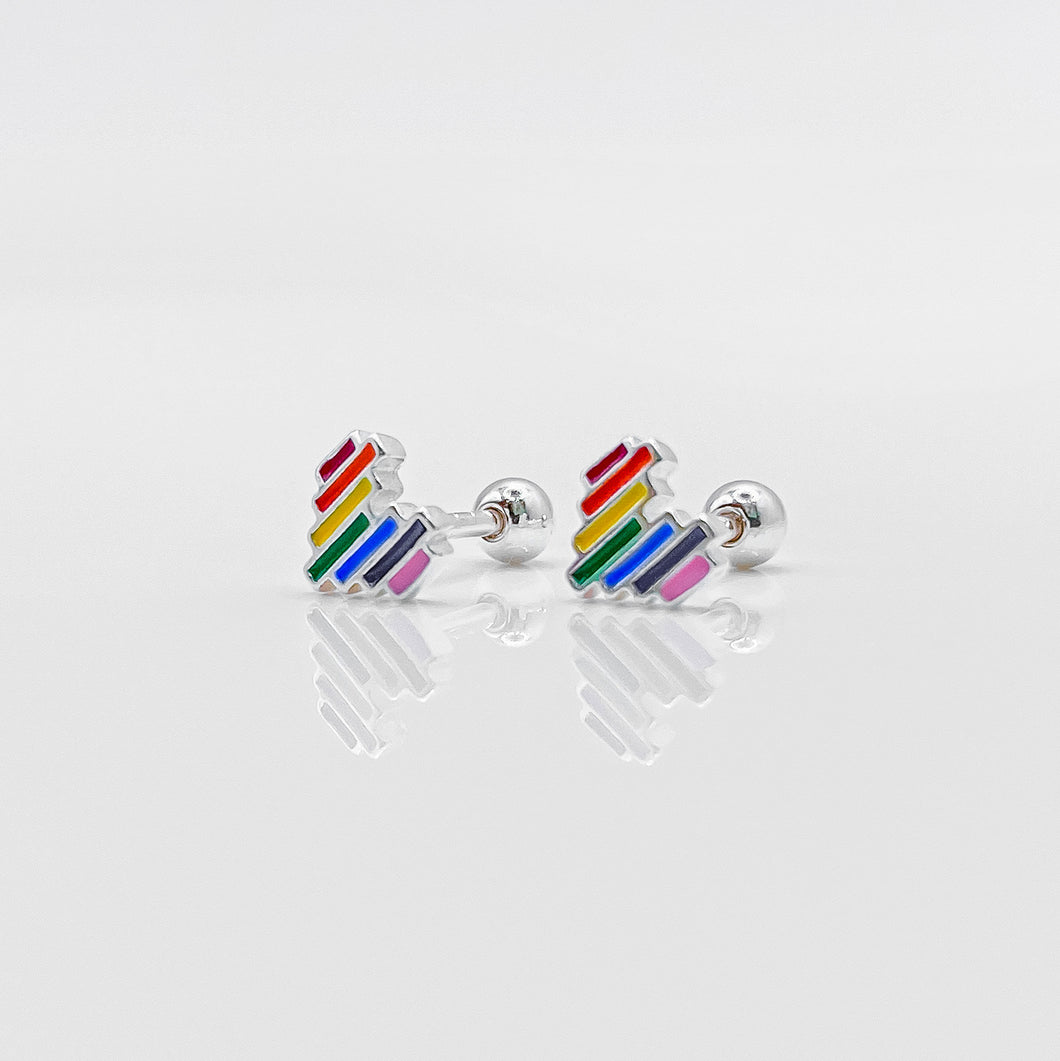 925 sterling silver rainbow heart earrings with screw bead earring backs. Hypoallergenic earring post. For everyone, peace love, colorful earrings, daily wear, dazzling accessories. 925純銀彩虹愛心轉珠耳環，適合所有人，防敏感925純銀耳針(適合敏感肌膚）