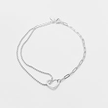 Load image into Gallery viewer, 925 sterling silver hollow heart bracelet with adjustable extension chain. Cute style,gift for her,Valentine’s Day,party accessories,mother’s day,beautiful gift.925純銀鏤空愛心雙行手鏈，可愛氣質款式，適合出遊配戴，適合出席重要場合，適合送禮，情人節禮物，告白禮物，中秋禮物，聖誕節禮物。
