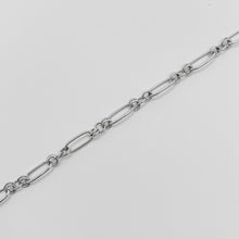 Load image into Gallery viewer, 925 sterling silver basic oval link bracelet with adjustable extension chain. classic design,Special gift,best gift,women&#39;s day,anniversary gift,graduation gift. 925 純銀環環相扣手鏈，中性設計，特別的禮物，適合日常配戴，適合送禮，畢業禮物。
