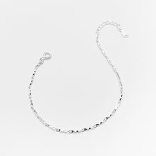 Load image into Gallery viewer, 925 sterling silver irregular chain bracelet with adjustable extension chain. simple style,Unique gift,graduation gift,BBF,for goodfriend,wear every day.925純銀不規則線條手鏈，簡約精緻，適合日常搭配，加分飾品，適合送禮，簡單風格好駕馭，紀念日禮物，聖誕節禮物，生日禮物首選。
