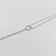 Load image into Gallery viewer, 925 sterling silver hollow heart bracelet with adjustable extension chain. Cute style,gift for her,Valentine’s Day,party accessories,mother’s day,beautiful gift.925純銀鏤空愛心雙行手鏈，可愛氣質款式，適合出遊配戴，適合出席重要場合，適合送禮，情人節禮物，告白禮物，中秋禮物，聖誕節禮物。
