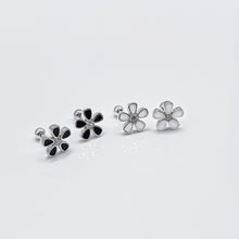 Load image into Gallery viewer, Ginkawa 925 sterling silver Flora Earrings with clear crystals setting which is cute, beautiful and transcendence. The earring is hypoallergenic. Best gift for new year, mother&#39;s day, birthday and new year gift 925純銀小花花轉珠耳環，抗過敏耳環，可愛風格，適合夏天，出遊旅行配戴，簡單款式易搭配，生日禮物，閨蜜禮物首選。
