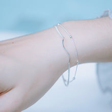 Load image into Gallery viewer, 925 純銀簡約雙幼鏈 Wearing 925 Sterling Silver wavy bar bracelet stylish design
