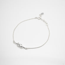 Load image into Gallery viewer, 925 sterling silver tiny ball bracelet with adjustable extension chain. FashionJewelry,trendy design,simple design,anniversary,mother&#39;s Day gift,suitable for traveling.925 純銀小圓球手鍊，日常搭配，簡約質感，簡單好搭配風格，母親節送禮，紀念日禮物，交換禮物，百搭配件。
