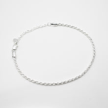 Load image into Gallery viewer, 925 sterling silver twist bracelet with adjustable extension chain. delicate gift,graduation gift,Perfect gift BFF,unisex accessories,Double Seventh Festival,popular style.925 純銀麻花單行手鍊 ，簡約大方易配襯，適合日常搭配，適合生日送禮，特別的禮物，適合閨蜜禮物，任何風格都可駕馭。
