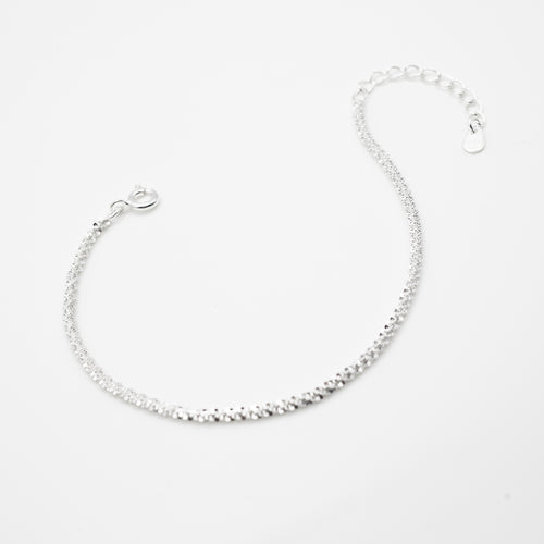 925 sterling silver shine & sparkling bracelet with adjustable extension chain. elegant style,shiny accessories,wedding Jewelry,special day gift,anniversary gift,Chinese Valentine's Day.925 純銀閃亮滿天星手鍊，周年紀念，簡單大方，伴娘禮物，定情禮物，犒賞自己的禮物，婚禮搭配，閨蜜禮物，簡約迷人的完美禮物。