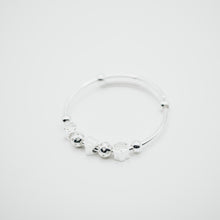 Load image into Gallery viewer, 999 sterling silver parent-child LOVE bracelet skin-friendly and gentle suitable for babies.parent-child gift,Children&#39;s day gift,for mother and child,wear every day,classic design,mother&#39;s Day.999 親子愛心手鐲手鐲，親膚不易過敏，親子首飾，兒童節禮物，紀念禮物，母親節禮物，兒童生日禮物首選，彌月禮物。
