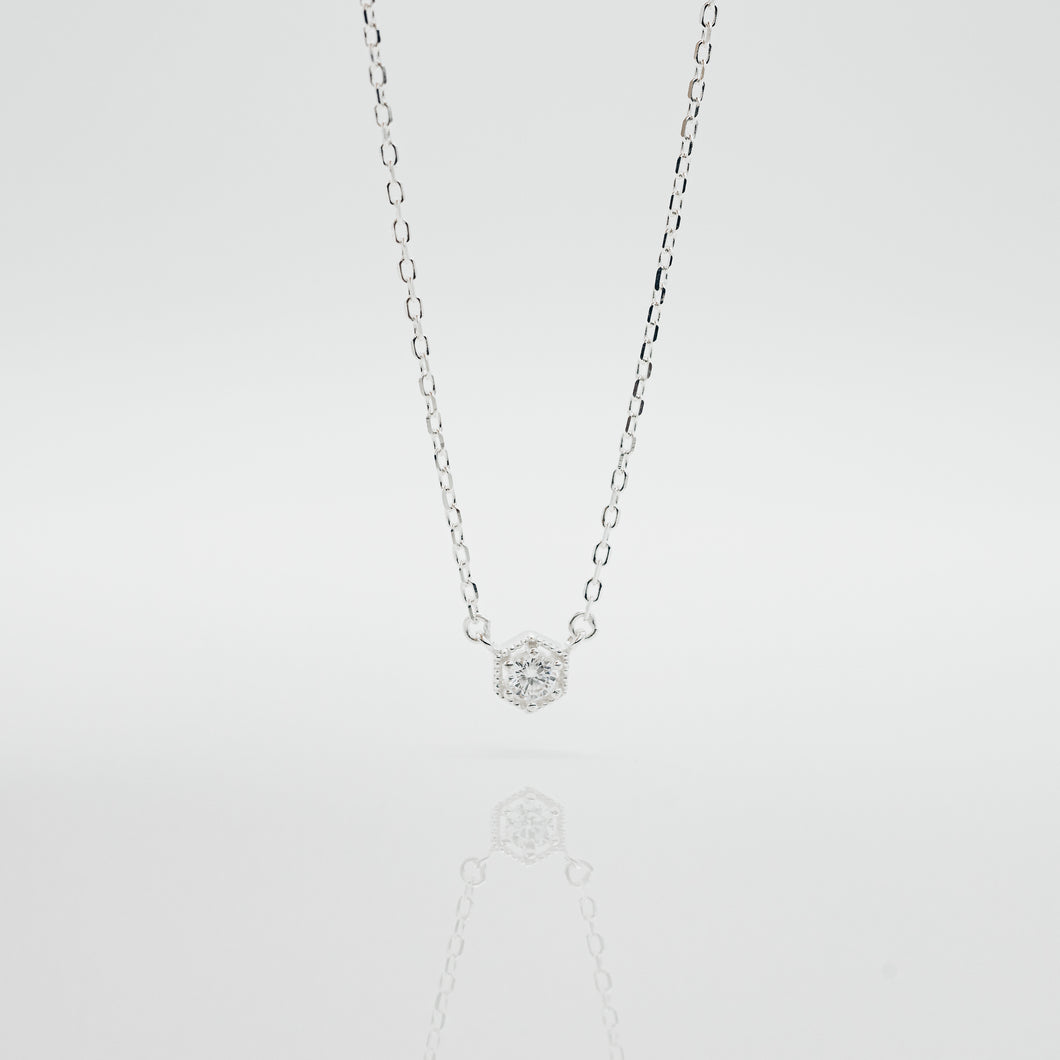 925 sterling silver mini hexagon crystal necklace with adjustable extension chain. shiny accessories,funky design,suitable for girls,woman’s day,graduation gift,delicate gift,Thanksgiving.925 純銀小六角水鑽項鍊，氣質款式，高級禮物，優雅質感，適合約會穿搭，適合姊妹聚會，紀念禮物，定情禮物。